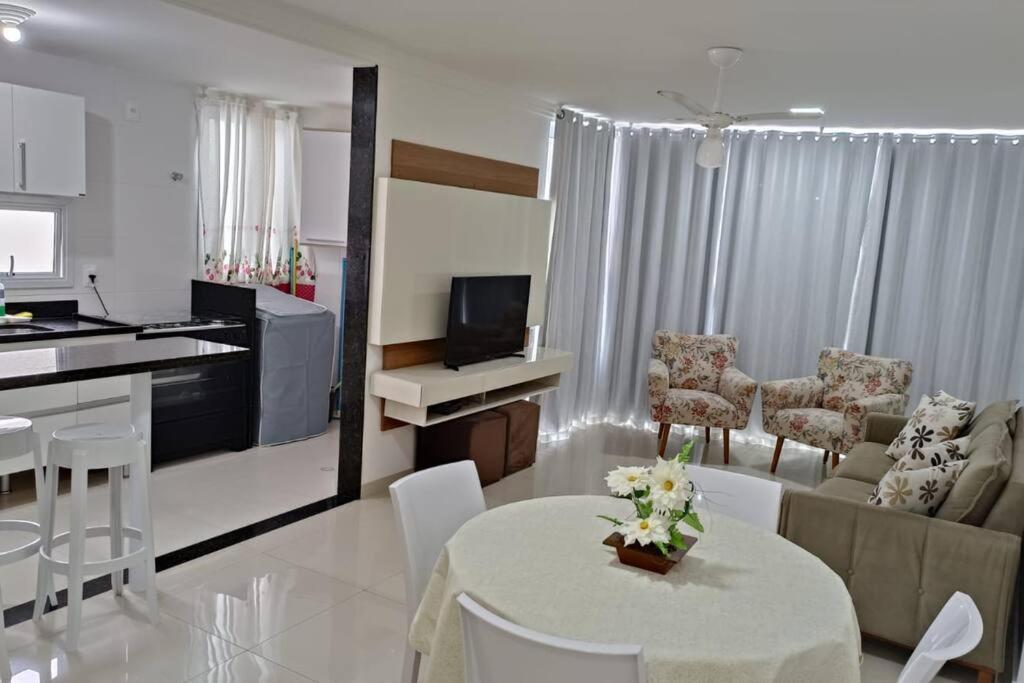 Apto 2 Quartos, 2 Min Da - Ampla Area Externa, Maximo 6 Pessoas!!!